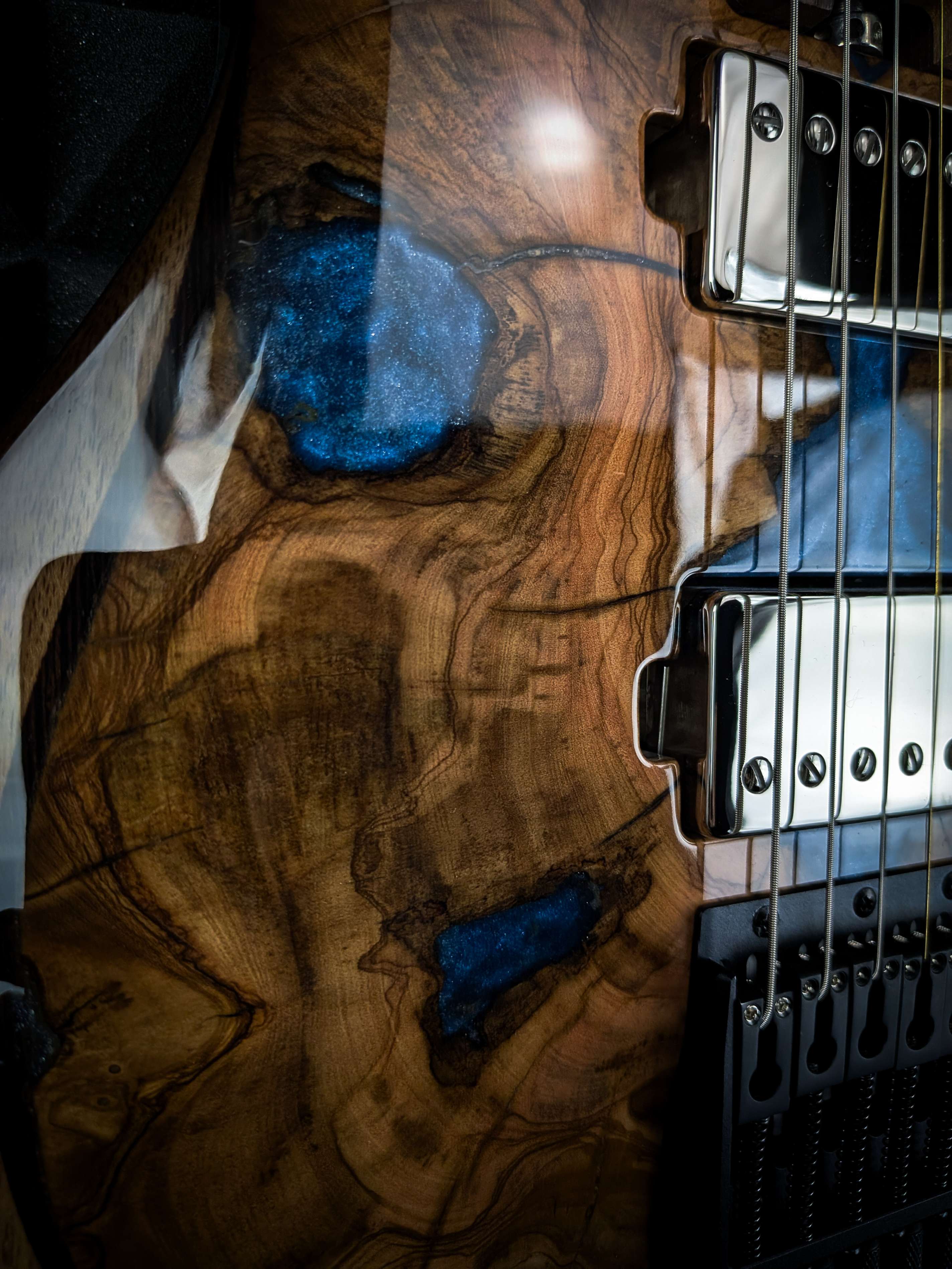 Dullahan 6s Bolt-On Olivewood Dullahan 6s Bolt-On Olivewood