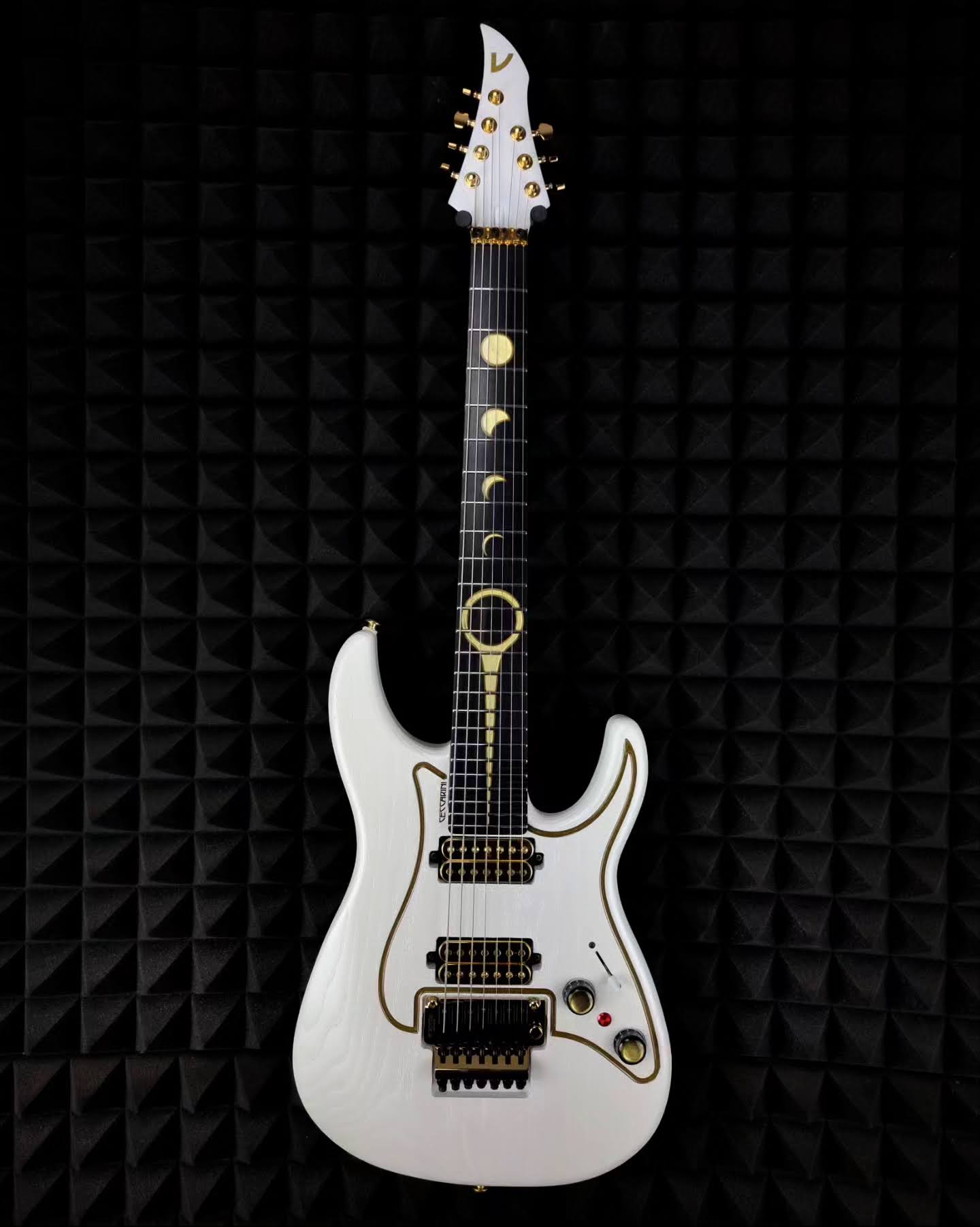 Soloist Omen WHITE 7s FR - Ceccarini Guitars - Custom Guitars
